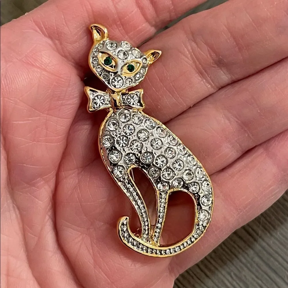 Vintage Style Gold-tone Rhinestone Sitting Cat Brooch - Pendant